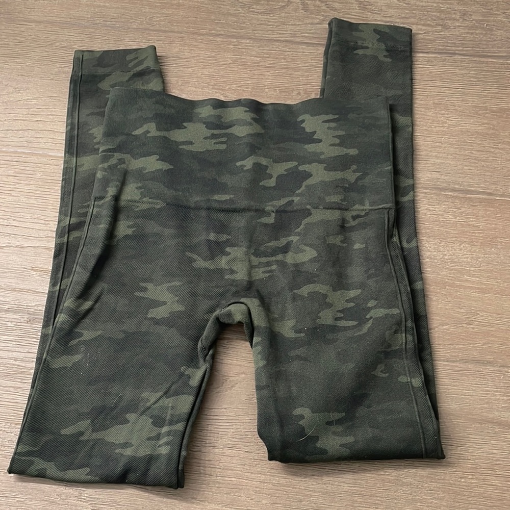 Spanx Seamless Camo legging